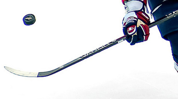 ice-hockey-stick-and-puck